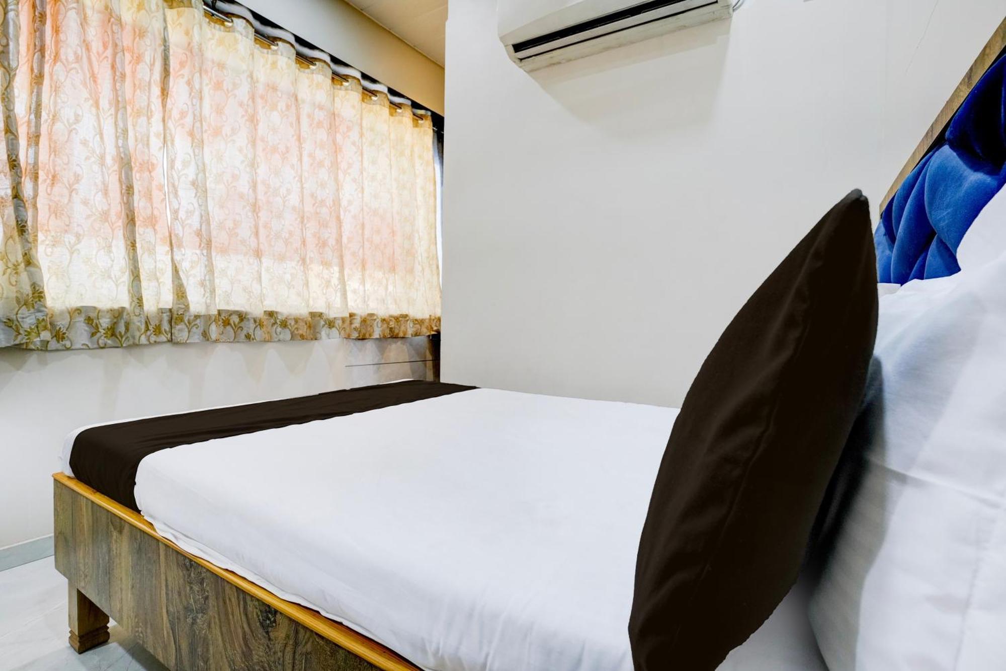 Super Hotel O Divine Fine Dine Lodging And Boarding Kalyān Buitenkant foto