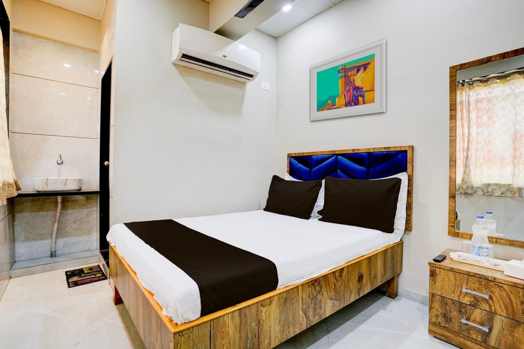 Super Hotel O Divine Fine Dine Lodging And Boarding Kalyān Buitenkant foto