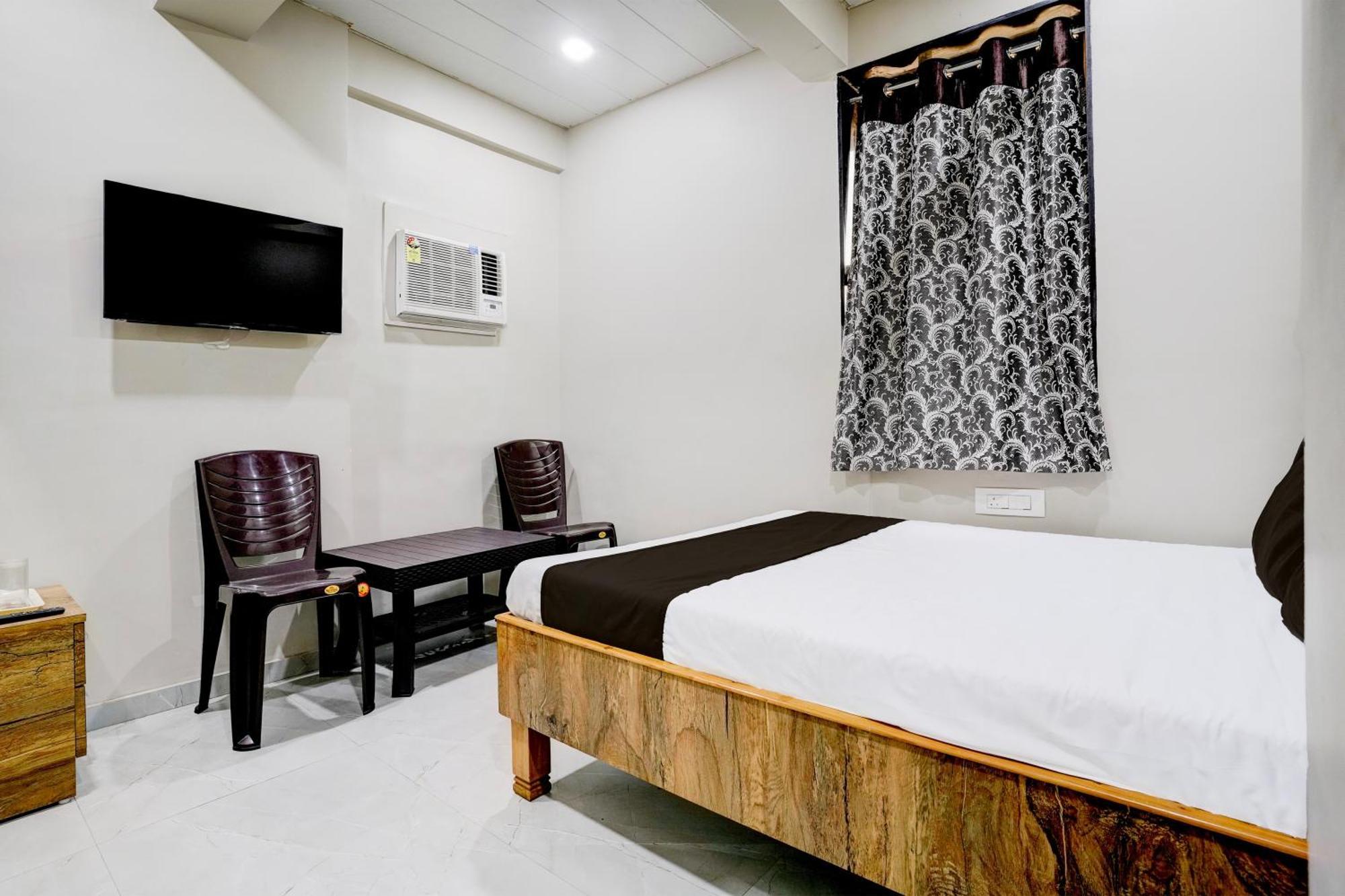 Super Hotel O Divine Fine Dine Lodging And Boarding Kalyān Buitenkant foto